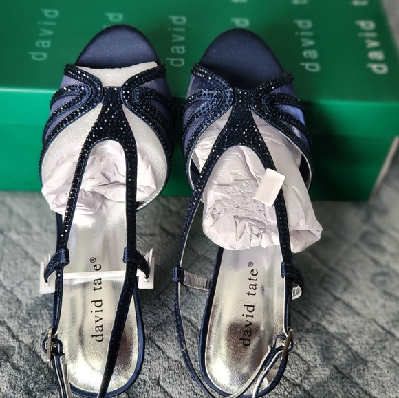 NWOT David Tate Navy Satin 6W Sandals - Picture 3 of 7